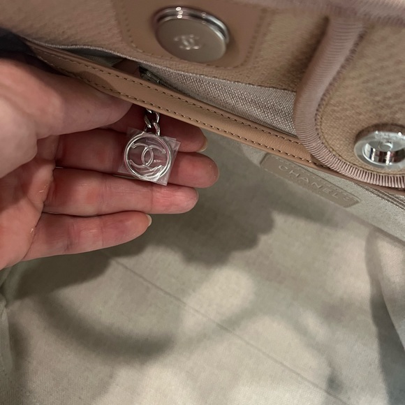 Authentic CHANEL Deaville Tote - Picture 4 of 5